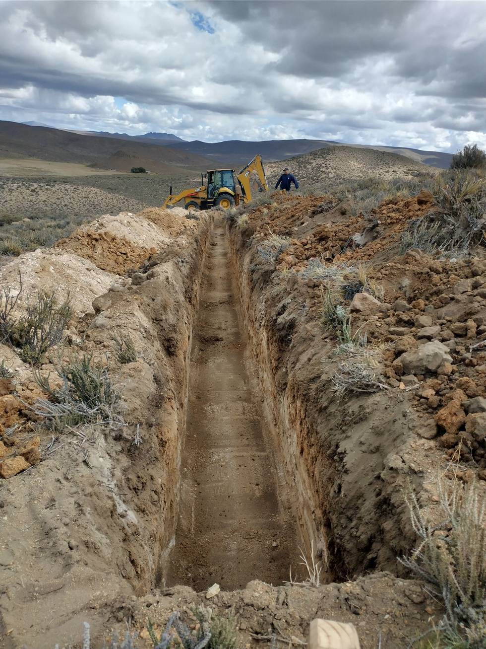 Excavación de calicatas con maquinaria